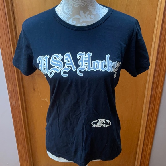 USA HOCKEY Tops - NWOT women’s USA Hockey graphic tee. Size L